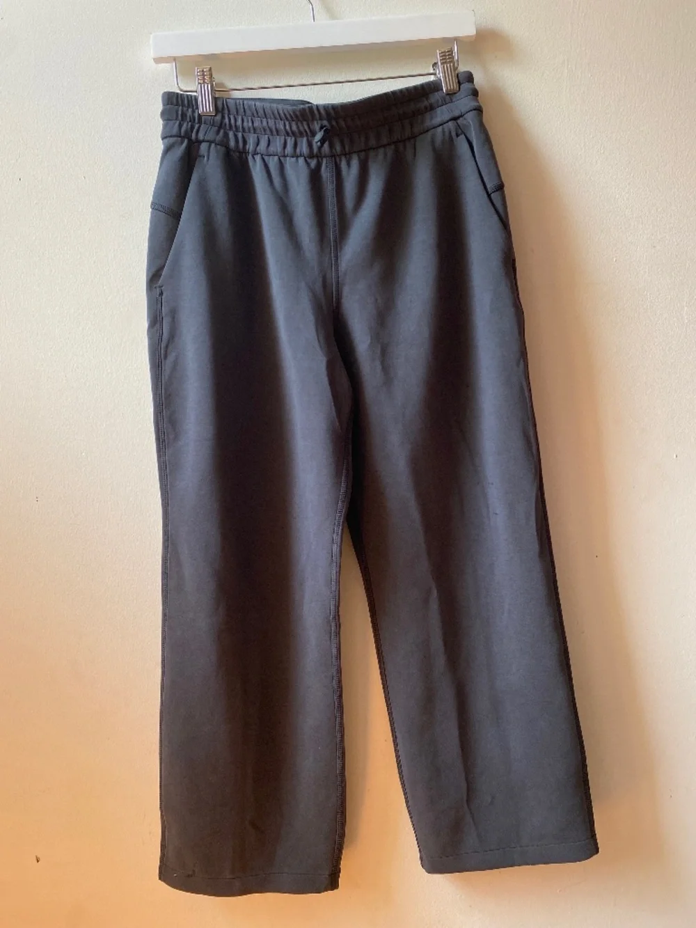 Lululemon Softstreme High-Rise Straight-Leg Crop
